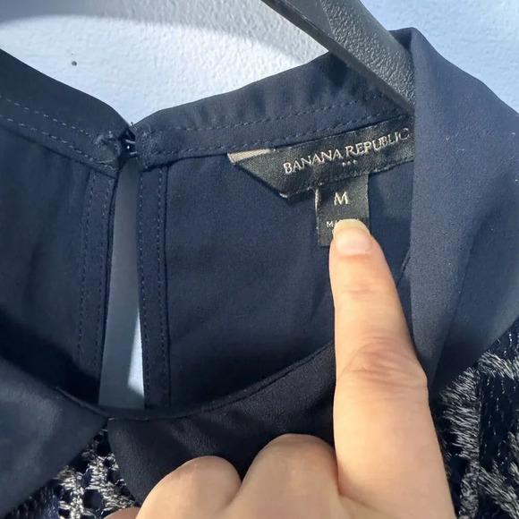 Banana Republic size medium dress shirt with lace detail - Picture 3 of 4